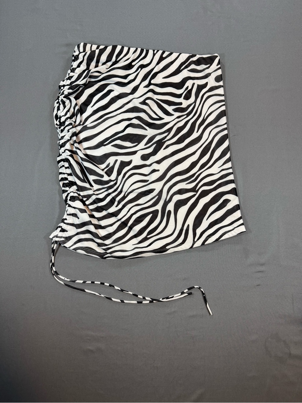 Princess Polly Black & White Zebra Strapless Ruched Side Crop Top - Picture 4 of 6